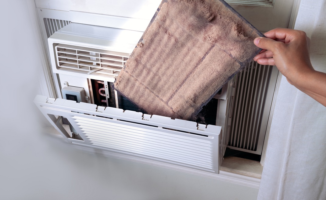 Limpeza em Ar-Condicionado de Janela: Guia Detalhado para Técnicos Refrigeristas
