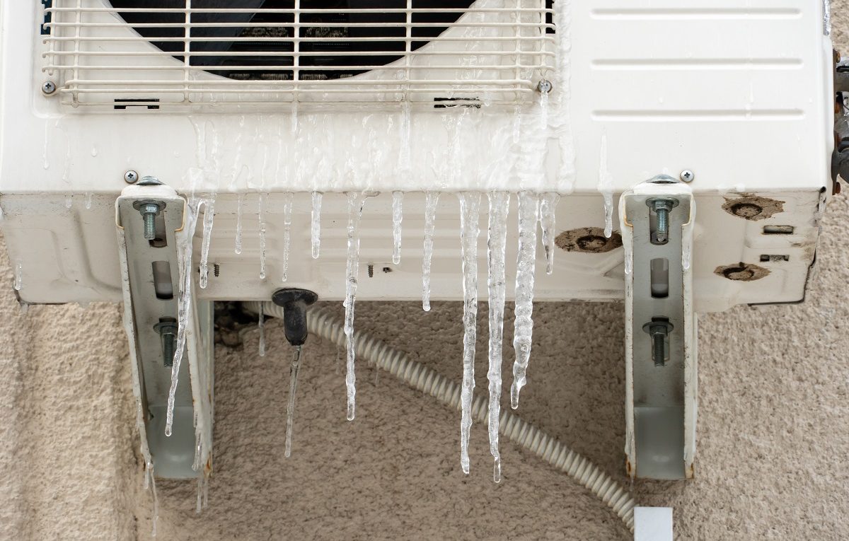 Ar-condicionado com Condensadora Congelando: Possíveis Causas e Soluções